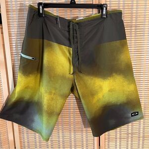 Oakley multicolored laceup front Board shorts size 36